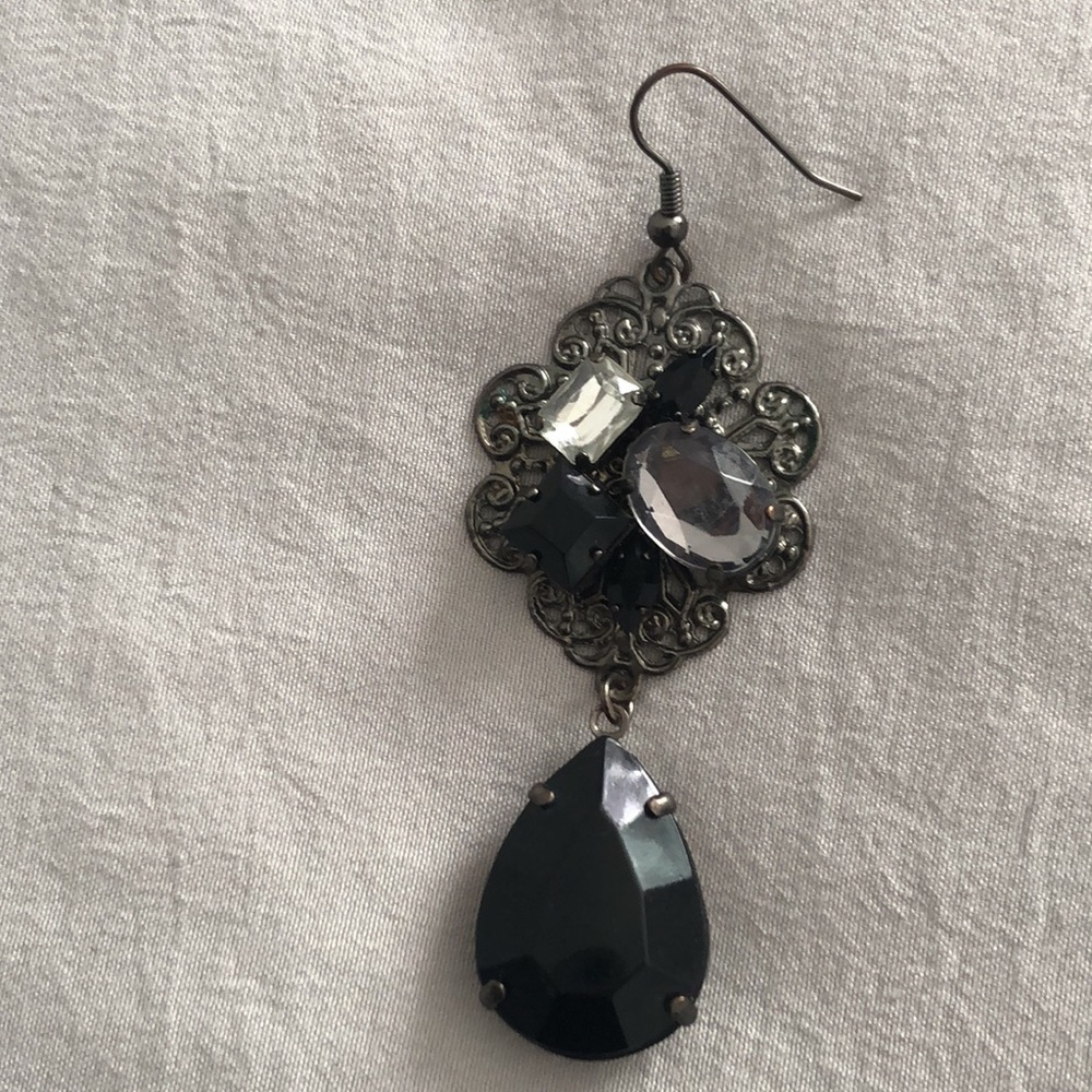 Versatile Earrings - Picture 2 of 4